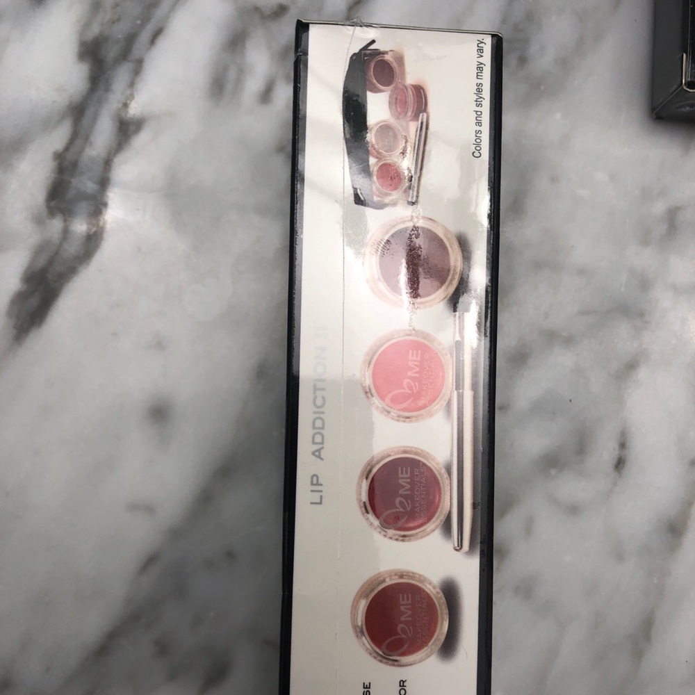 Makeover Essentials Lip Addiction Kit - Picture 3 of 3